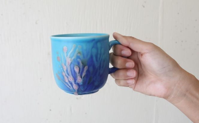 【datta.沖縄南の島陶芸工房】珊瑚カップ 瑠璃紺（1つ） ☆ やちむん 読谷村 伝統工芸品 大岩浩章 陶器 沖縄 コバルト ブルー うちなーすぐりむん 地場産品