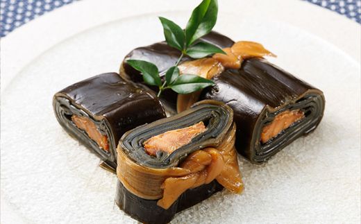 【定期便 12ヶ月連続】昆布で 鮭 を丁寧に巻いた 昆布巻き 1本×2袋 合計2本 | 昆布巻 国産 北海道産 サケ コンブ だし 海藻 だし昆布 こんぶ水 出汁 乾物 こんぶ ギフト 調理済み 一人暮らし セット おかず 北連物産 きたれん 常温 定期便 海鮮 魚介類 絶品 調理済み 北海道 釧路町 釧路超 特産品 121-1258-24-67