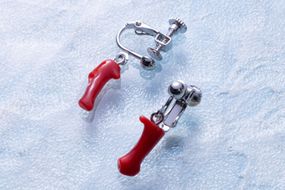 血赤サンゴ枝のイヤリング kn015