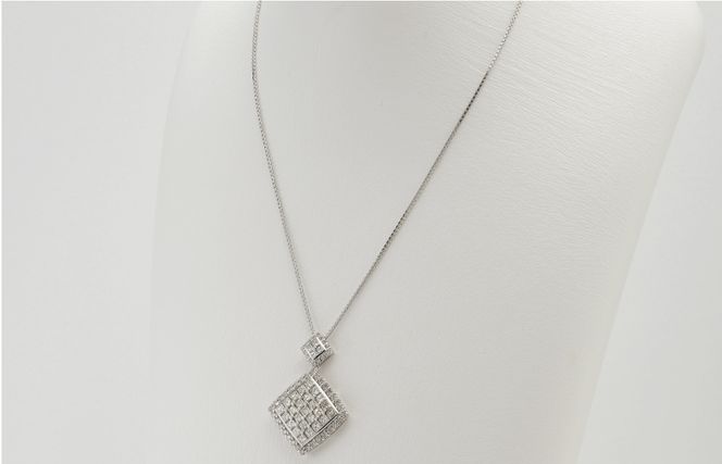 J008-4 アルカンシェル プラチナダイヤペンダント（計 3.0ct）【鑑別書付き ジュエリー プレゼント ギフト ファッション アクセサリー 贈り物 贈答 お祝い 記念日】