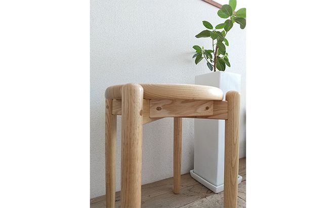 椅子 いす スツール チェア 無垢材 家具 おしゃれ 人気 おすすめ コンパクト 軽い スタッキング 新生活 一人暮らし 国産 栗の木 栗材 ダイニングチェア 木製 藤枝家具 遊木舎 スツールST [PT0012-000045]