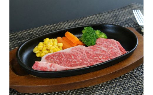 《12/21まで年内発送》【但馬牛 経産牛 サーロインステーキ 180g×2 合計360g】牛肉 ステーキ しゃぶしゃぶ すき焼き 焼肉 ブランド 和牛 冷凍 産地直送 兵庫県 但馬 神戸 香美町 村岡 牛将 村岡ファームガーデン 02-03