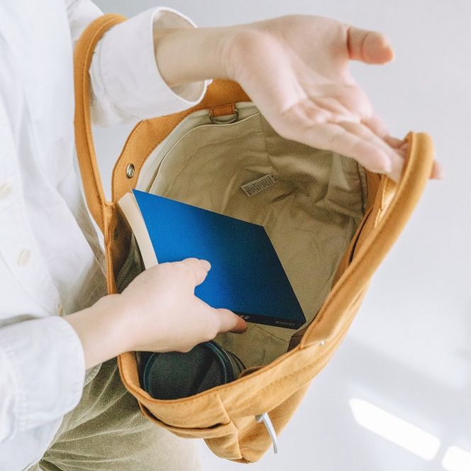 【J-436】HOSOIFUKUROMONO　ミディアムトートバック　マスタード［高島屋選定品］