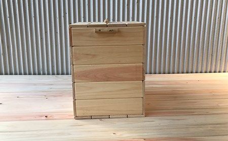 24-647．国産 四万十ヒノキ使用『ダストボックスカバー小』