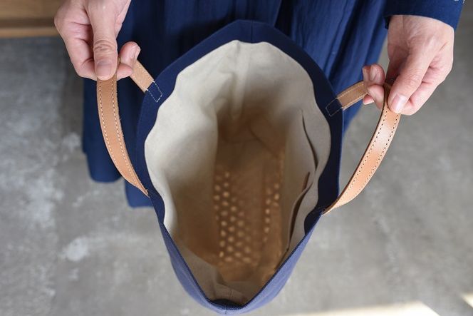 BB001-1　竹とキャンバスのカゴバッグ　ネイビー