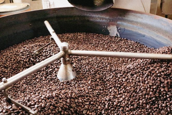 【極深煎り】アイス専用＆ホット専用 コーヒー豆800g（200g×各種2袋） ～お家で楽しむ自家焙煎の香り高いコーヒー～ H163-027