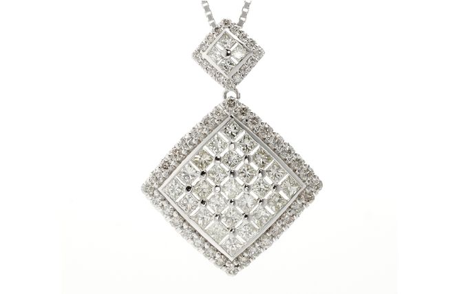 J008-4 アルカンシェル プラチナダイヤペンダント（計 3.0ct）【鑑別書付き ジュエリー プレゼント ギフト ファッション アクセサリー 贈り物 贈答 お祝い 記念日】