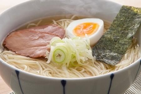 はがくれラーメン「金龍」 2食×20袋入り 【麺 調味油 お歳暮 お中元 スープ 棒ラーメン 夜食 間食 土産 冬 のり付き ノンフライ チキンスープ スパイシー】(H045102)