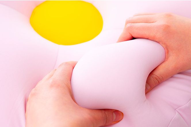 MOGU フラワー クリアピンク モグ ビーズ パウダービーズ ビーズクッション ふんわり 気持ちいい 感触ぴったり体にフィットするお花型の 可愛い クッション 花型 モグフラワー インテリア 椅子 床 座る お尻 かわいい 母 義母 モグ 父の日 プレゼント ギフトもちもち