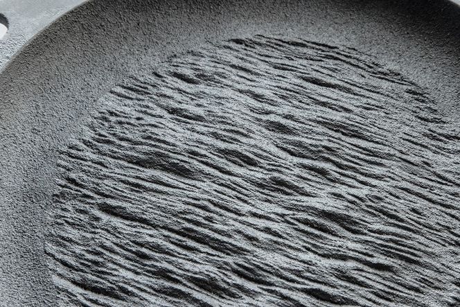 〈カンブリア宮殿で紹介されました！〉 おもいの鉄板28cm《頂－ITADAKI－》 ガス・IH対応 H051-187