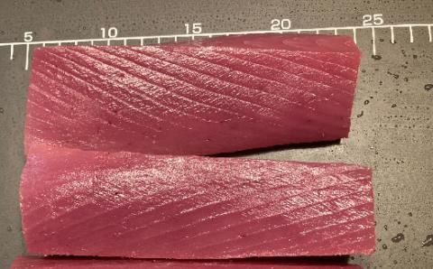 【年内配送】お刺身 や 漬け丼 に！ 天然まぐろ キハダマグロ 赤身 約1kg 5～6人前 海鮮 魚 魚介 まぐろ マグロ 鮪 刺し身 さしみ 切り身 切身 天然 グルメ ごちそう おかず お取り寄せ 高知県 四万十市 四万十 しまんと 25-1000N