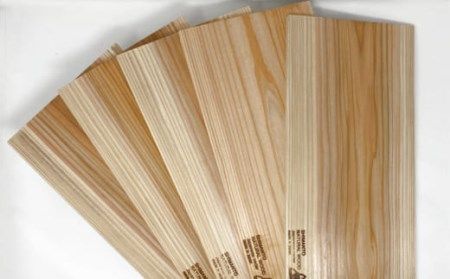 R5-912．焼き上がりふっくら！四万十杉のBBQ用ウッドプランク