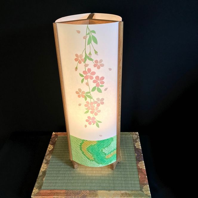 099H821 着物生地で作ったおしゃれな行灯（あんどん） 花三様
