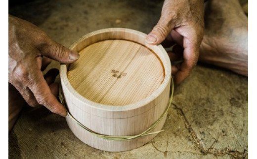 天然秋田杉 ワインクーラー(竹タガ) 国産 職人手作り シャンパンクーラー ボトルクーラー 天然木 木製 日本製 職人 手作り バケツ 保冷 保温 氷 シャンパン ワイン|odwa-00008