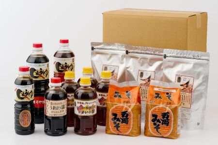 九州醤油万両煮物醤油(いろいろ使えてうまいっ醤入り)(H-1) 【煮干し かつお こんぶ しいたけ だし うまいっす みそ】(H016167)