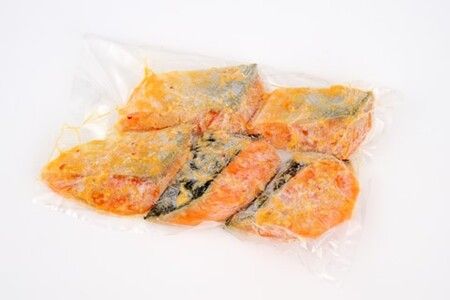 【極厚切り】銀鮭 味噌漬け5切れと手作りエビフライ5尾のセット【味噌漬け 銀鮭 エビフライ ご当地グルメ 逸品 簡単調理 詰め合わせ 贈答】(H032108)