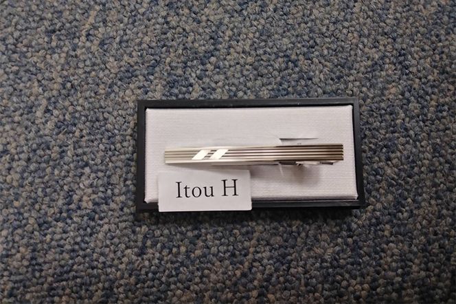 BX008-1 ダイヤカット　ネクタイピン　Itou H