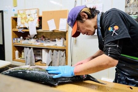 レンジで温めるだけ! 老舗の「魚屋さんの焼き魚・あら炊きセット」 (H032107)