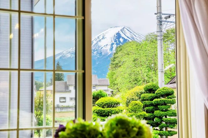 ヴィラハナサク富士河口湖町の宿泊券(1泊2日6名様まで)【平日・日曜限定】 FCS002