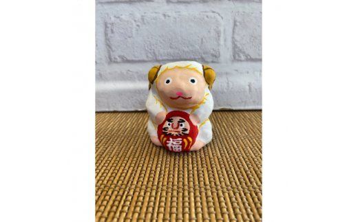 達磨抱き未(ひつじ)手作り張子人形【埼玉県 春日部市 達磨抱き未 ひつじ 干支 置物 手作り 張子人形 縁起物 伝統工芸 ギフト】(AW018-1)