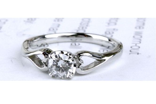 【N65-001】婚約指輪 エステル