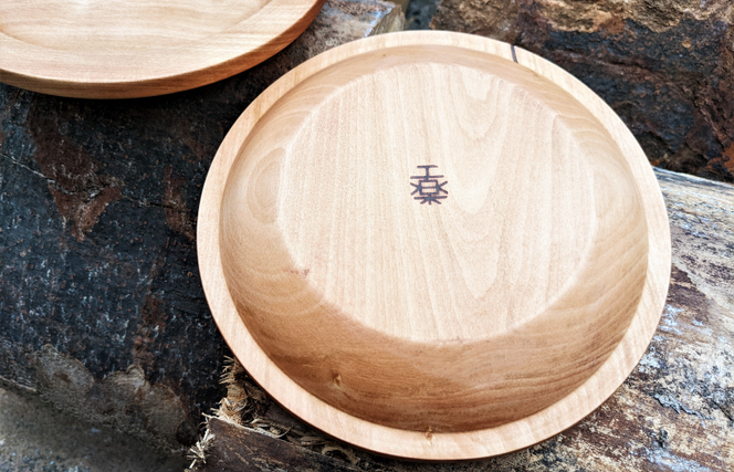 030D137 国産トチの木から作った丸皿(大)2枚セット