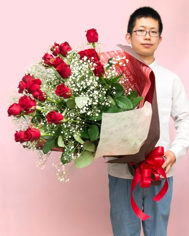 41-807　《記念日に届くお花シリーズ》赤バラの花束 21本「あなただけに尽くします」
