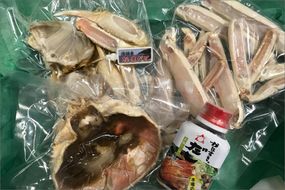 調理済み活〆松葉ガニ（濃縮だし付）［加工前活けの状態で800g～1kg以上×1匹］　SK00128