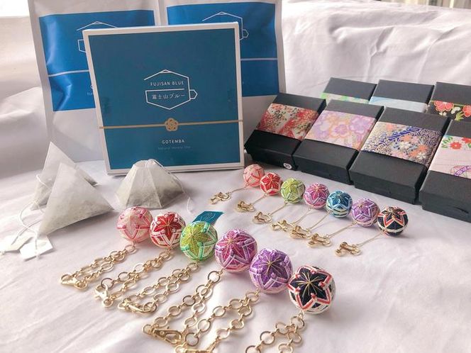 【ピアス × 1点とイヤリング × 1点】御殿場支え愛デラックスセット　ーブルーティー3セット・桜彩SAYAてまり（バッグチャームとピアス1つ＋イヤリング1つ）ー