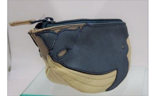 「鞄工房　香」くじらのポーチ ブルー FAA3005