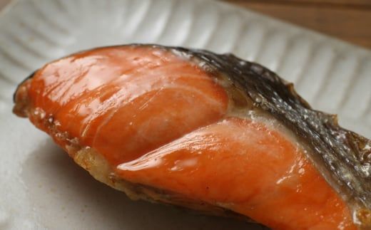 紅鮭・時鮭 食べ比べ贅沢セット ( 海鮮 魚介類 鮭 サケ しゃけ 時鮭 紅鮭 サーモン セット 小分け 贈答 贅沢 贈り物 ギフト お中元 お歳暮 お祝い )【094-0026】