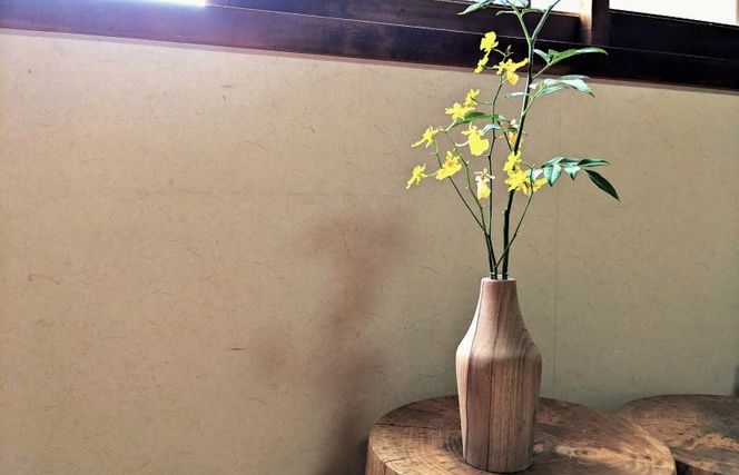 099H1973 木のフラワーベース「しるし」（一輪挿し）