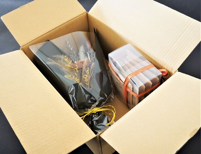 【ギフトにおすすめ】ドライフラワーブーケ ＆ こだわり自家焙煎珈琲３種 ギフト 贈り物 大切な人 花束 ドライフラワー コーヒー ドリップ H143-019