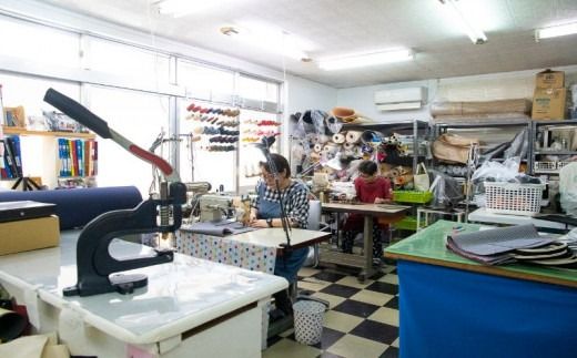 「琉球帆布」お散歩バッグ （RYUKA ブルー） - 帆布 布 トート トートバッグ 琉球紅型 人気 紅型作家 RYUKA 新垣優香 おしゃれ レディース ファッション お出かけ かばん 鞄 手仕事 手づくり ハンドメイド 琉球帆布 伝統技術 沖縄県 八重瀬町【価格改定】