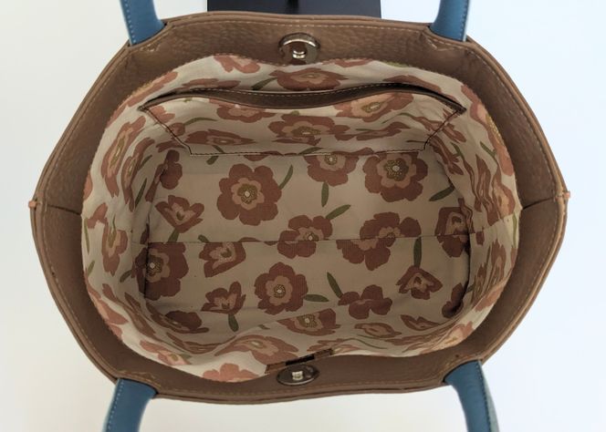 「鞄工房　香」アヒルのレザートートバッグ（ブラウン） FAA3049