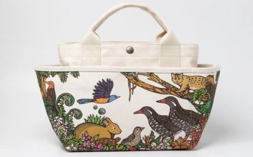 「琉球帆布」お散歩バッグ《世界遺産応援バッグ》- 帆布 布 トート トートバッグ 人気 アーティスト イラストレーター Pokke104 池城由紀乃 おしゃれ レディース ファッション お出かけ かばん 鞄 手仕事 手づくり ハンドメイド 琉球帆布 伝統技術 沖縄県 八重瀬町【価格改定】