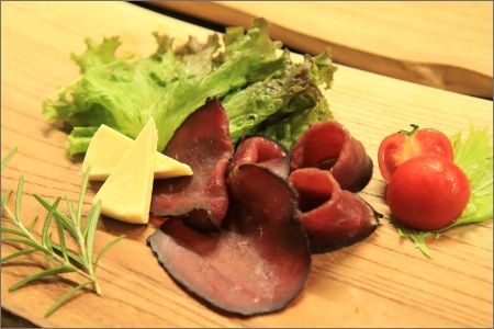 日本海牧場のローストビーフ（1袋）と日本海牧場の【牛生ハム】ブレザオラ（3袋）セット　NH00018