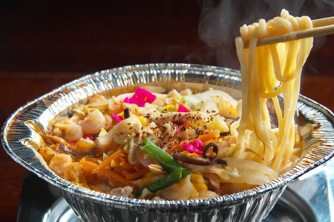 DG156 簡単調理で本格派！薬膳火鍋 麻辣ちゃんぽん4食セット [ちゃんぽん 冷凍 セット 具材付き 薬膳火鍋 火鍋]