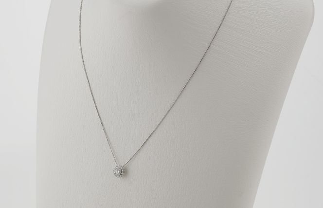 J014-4 アルカンシェル プラチナ 中石ダイヤペンダント（計0.2ct）【鑑別書付き ジュエリー プレゼント ギフト ファッション アクセサリー 贈り物 贈答 お祝い 記念日】