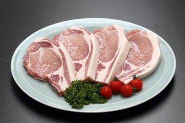 ブランド豚「三元豚」 厚切りステーキ肉（200g×4枚）