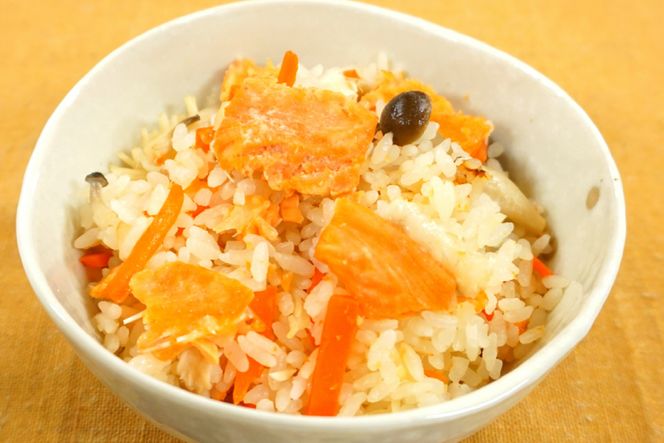 【宮城県産銀鮭】鮭の中骨水煮 170g×24缶 《長期保存可能》 [気仙沼市物産振興協会 宮城県 気仙沼市 20563352] 缶詰 缶詰め 水煮 おつまみ 備蓄 非常食 鮭缶 サーモン 鮭銀鮭 魚介 缶詰 加工食品 魚貝類 サケ水煮缶詰 サケ 水煮 常温 常温保存 