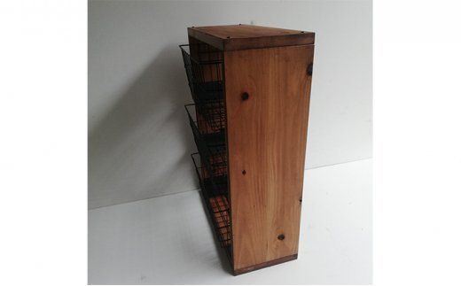 ブラウン　3カゴ ワイヤーバスケット シェルフ ハンドメイド 木製 家具 無垢材 落下防止付 ワイヤーバスケット シェルフ 3段 BIG カゴ付