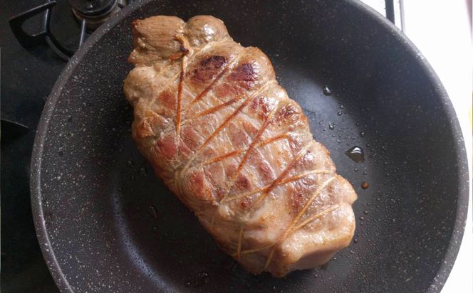沖縄県産豚肉　肩ロースブロック　約1.8kg（900g×2P）