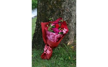 大人っぽいピンクレッド系の花束（ROSSO：ロッソ） SWAF013