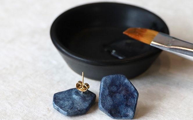 【奏華舎】～装う土佐和紙～ 手漉き藍紙ピアス（藍  / ロッカク  / アレルギー対応）