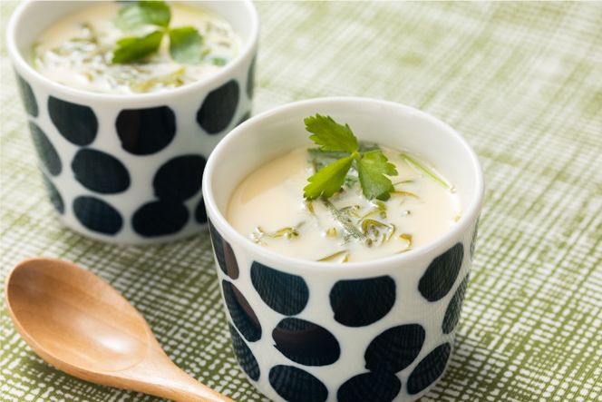 3回 定期便 10秒deおいしいめかぶ 30日間セット(自家製タレ付き) 総計3.6kg (40g×30枚×3回) 毎月発送 [丸繁商店 宮城県 気仙沼市 20565502] 海藻 三陸 三陸産 雌株 めかぶ メカブ 無添加 タレ付き 冷蔵