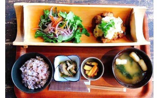 奈良県 広陵町　「大仏Café」で使用できるお食事券　9,000円分