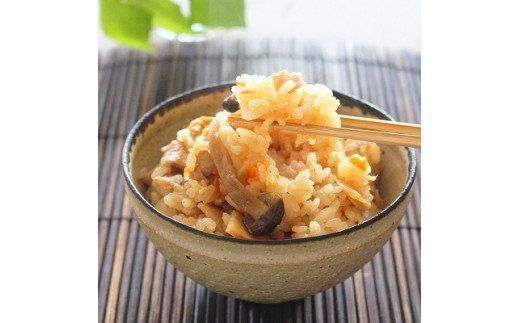 牛すじ食べ比べセット３種類と鶏めしの素/各2個合計8個のセット　一人暮らし 冷凍 レトルト 電子レンジ 湯せん 詰め合わせ 長期保存 備蓄 和食 牛すじ 鶏めし おかず 時短 贈り物