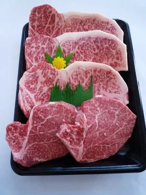 ＜ひら山＞厳選　京都府産黒毛和牛（亀岡牛・京の肉・京都肉・丹波産）　和牛ヒレステーキ・サーロインステーキセット (ヒレ１００gx２枚、サーロイン２００gx３枚）