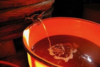 旨みと甘み 新玉ねぎ白しょうゆソース「はくの碧」(300ml×2本) 素材の旨みとコクを凝縮した万能調味料 化学調味料不使用 H105-159